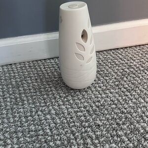 Elegant Cream Home Accent Glade freshener sprayer